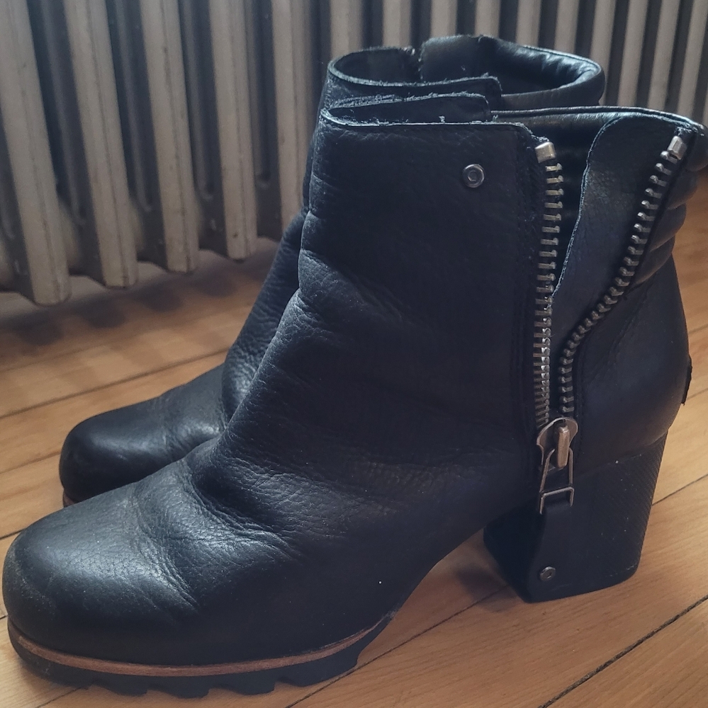 Sorel Danica Waterproof Heeled Boots Black Leather Size 9.5